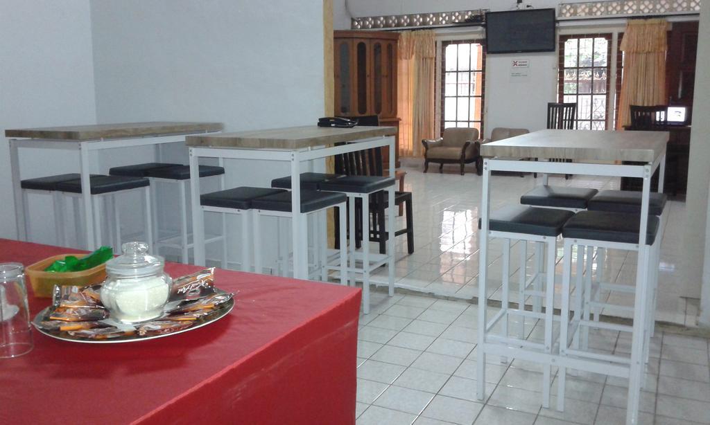Pondok Heras Suite Jacarta Exterior foto